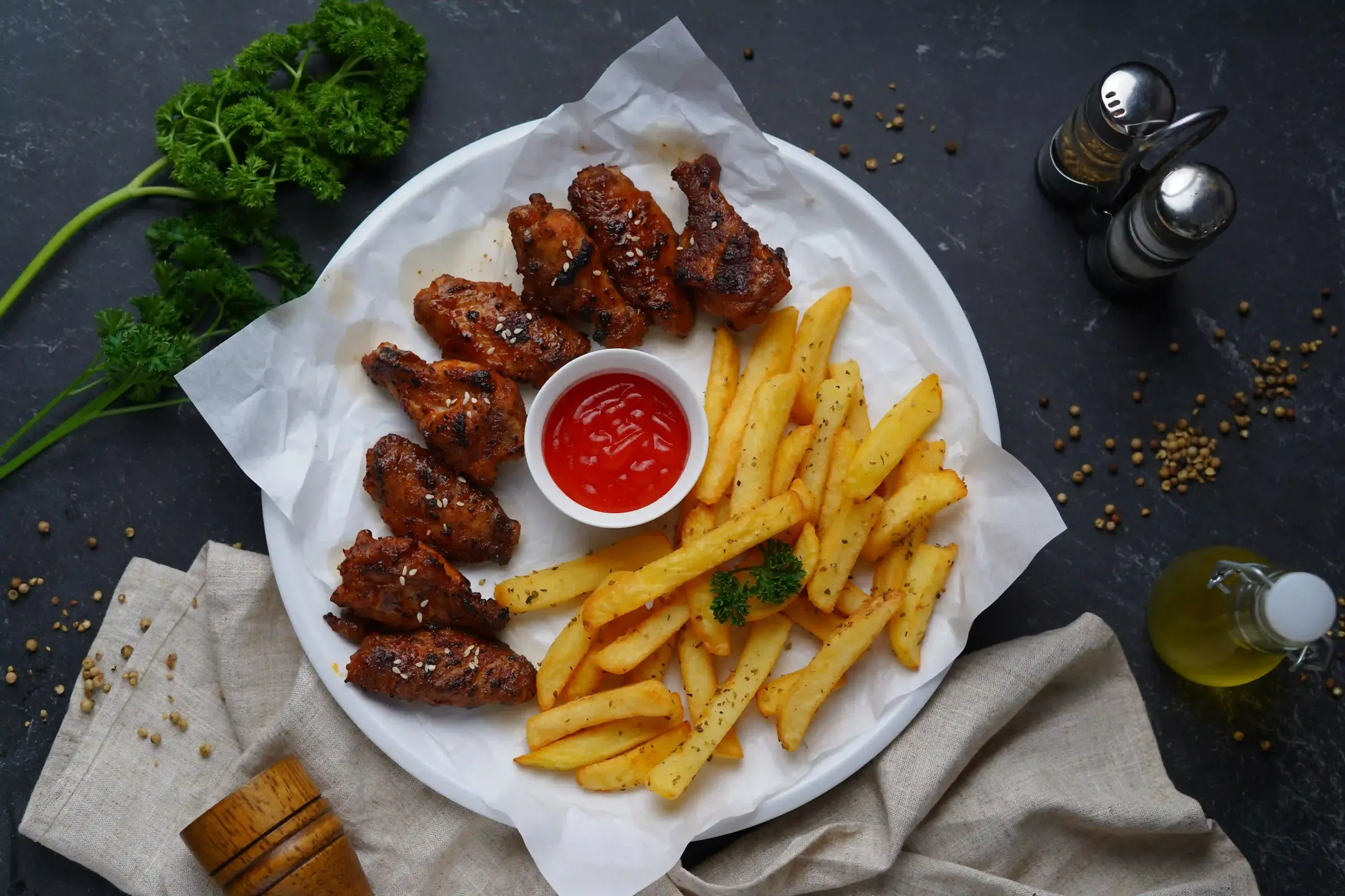Chicken wings with french fries